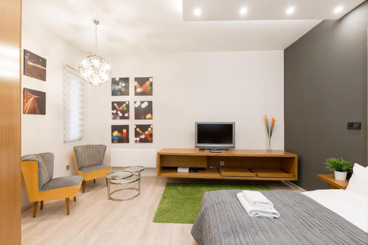 Retro Budapest Dream Suite Near The Danube Екстер'єр фото