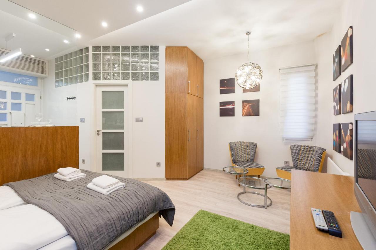 Retro Budapest Dream Suite Near The Danube Екстер'єр фото